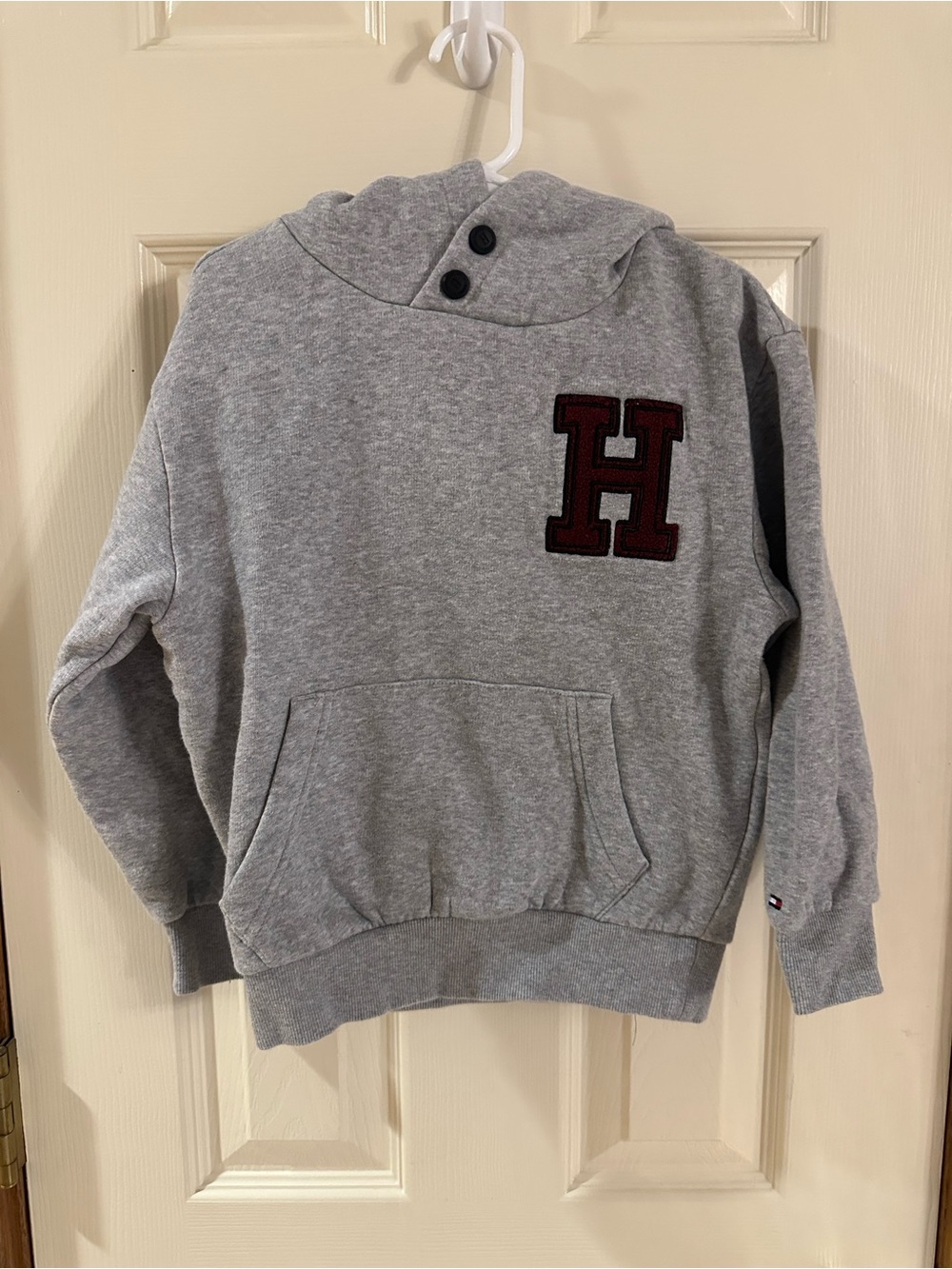 Tommy Hilfiger Gray Crewneck Sweatshirt with Maroon 'H' Patch